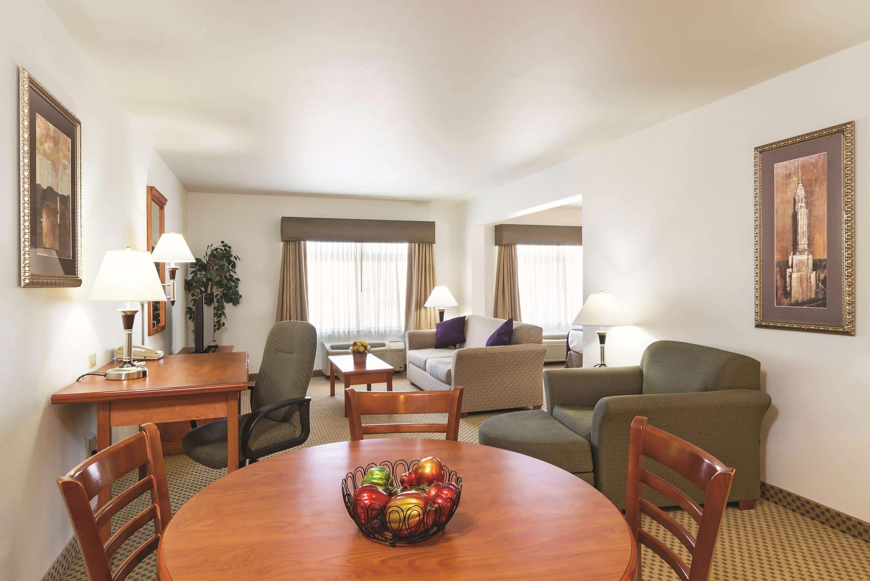 La Quinta By Wyndham Kennewick Hotel Exterior photo