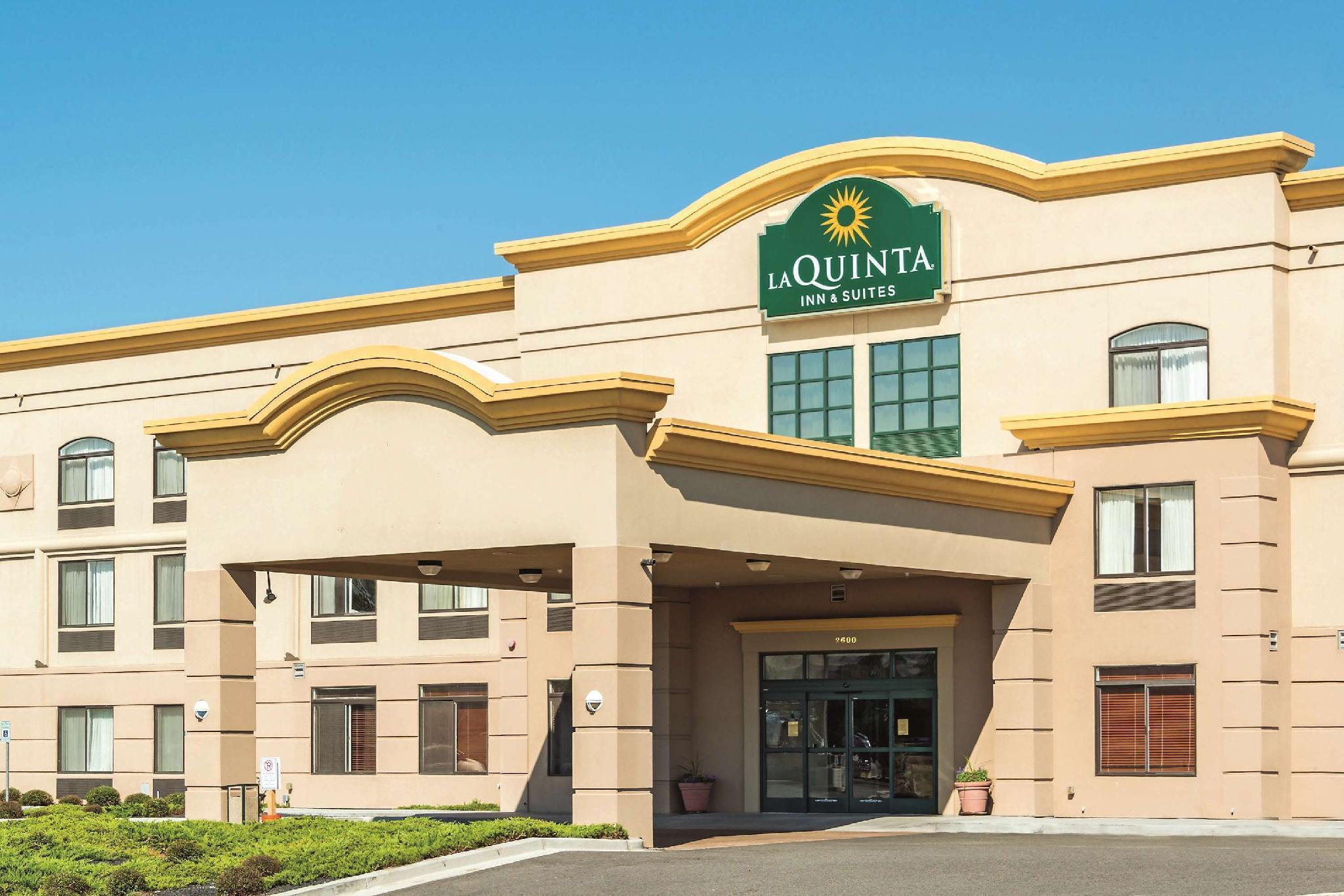 La Quinta By Wyndham Kennewick Hotel Exterior photo
