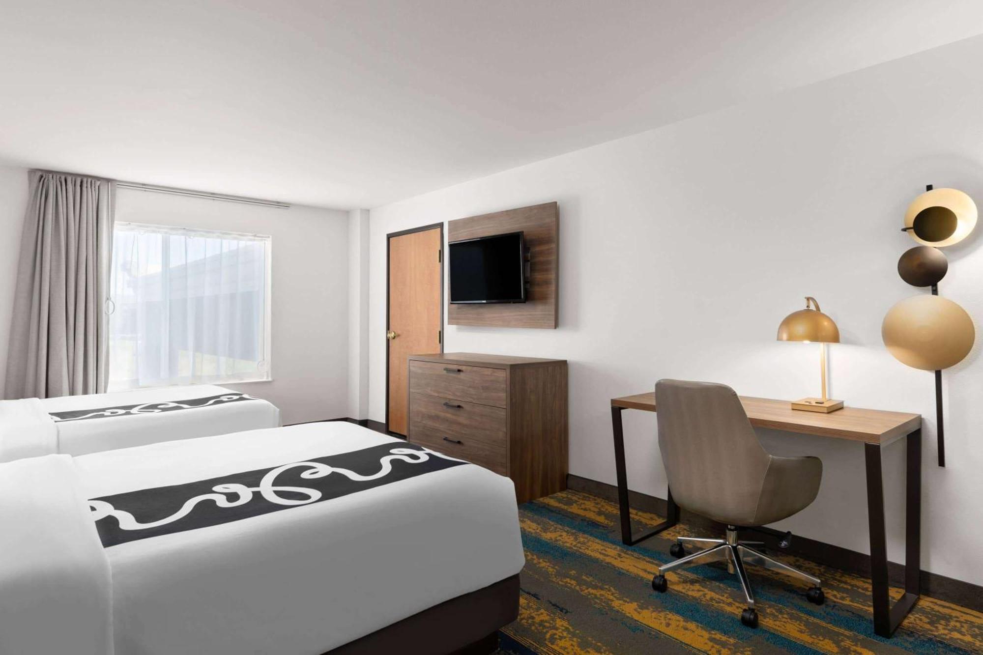 La Quinta By Wyndham Kennewick Hotel Exterior photo