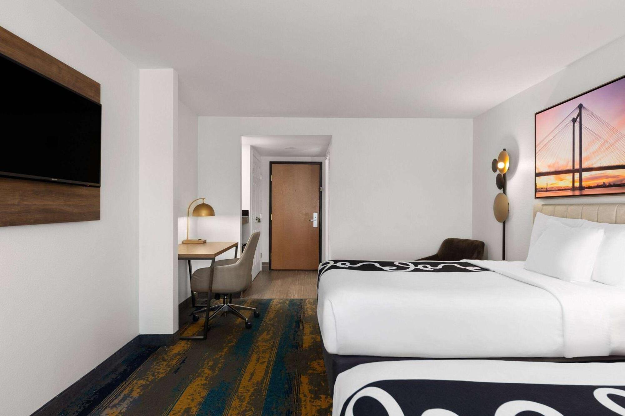 La Quinta By Wyndham Kennewick Hotel Exterior photo