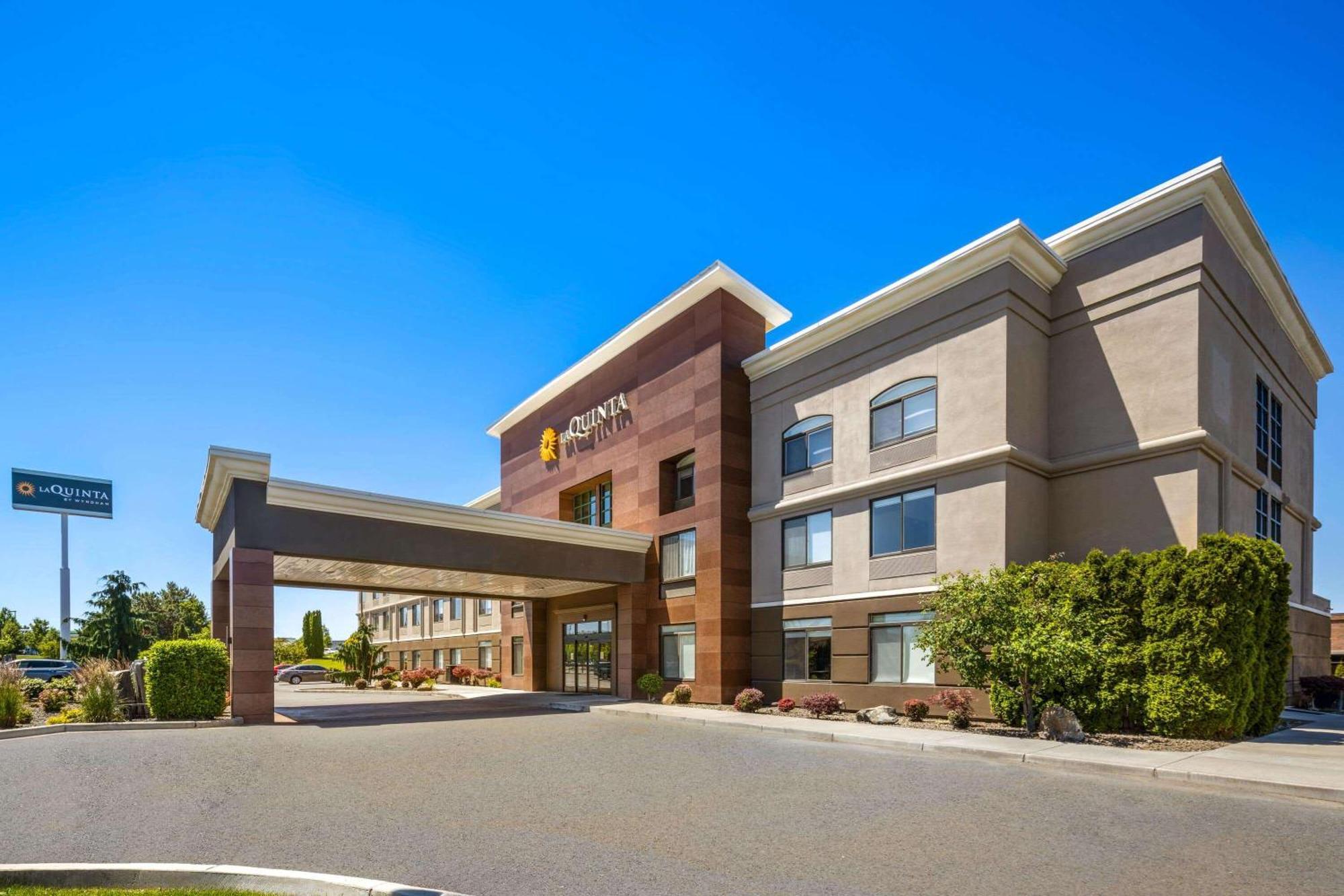 La Quinta By Wyndham Kennewick Hotel Exterior photo